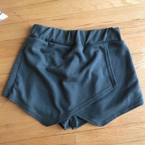 Boohoo green shorts/skirt (skorts)